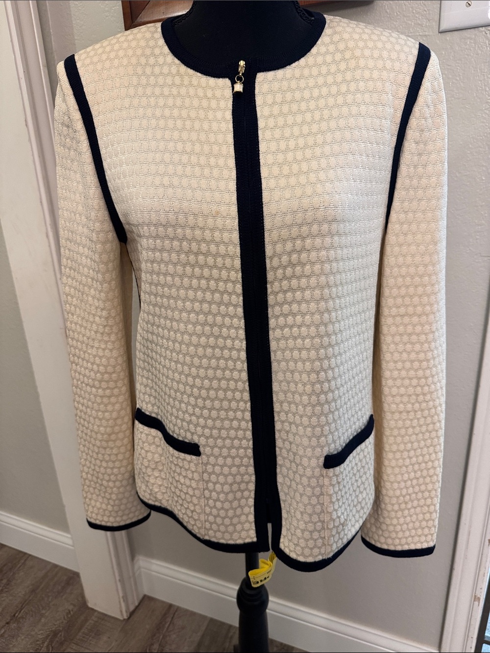 St. John Cream and Navy Textured Knit Jacket - Women - does have a flaw
